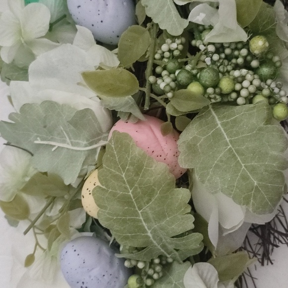 Long Easter Wreath - Picture 4 of 13